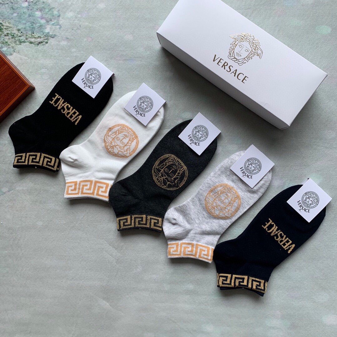 Versace范思哲新品男款袜子一盒