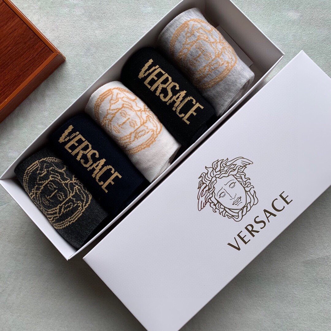 Versace范思哲新品男款袜子一盒