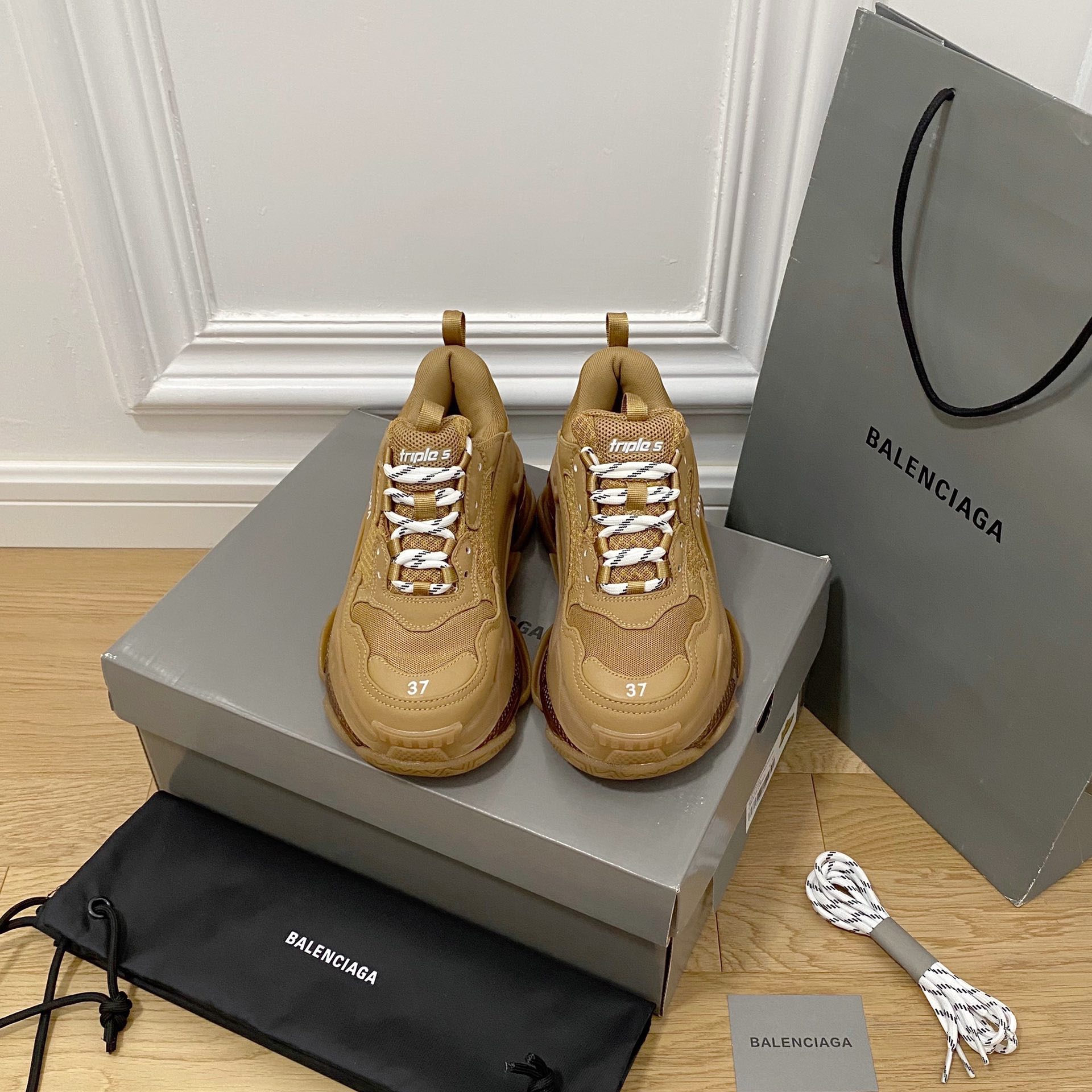 Marrón BALENCIAGA · Balenciaga 2022ss nuevo nuevo color triplica los zapatos de papá con colchón de aire de cristal rea…