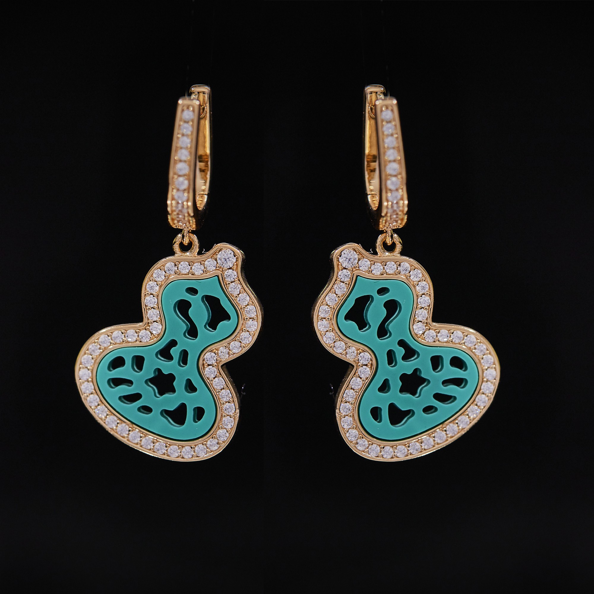 批185WULU系列新品 葫芦耳扣。 搭配 珊瑚 ，绿松。S925纯银材质 咪金电镀香槟金色