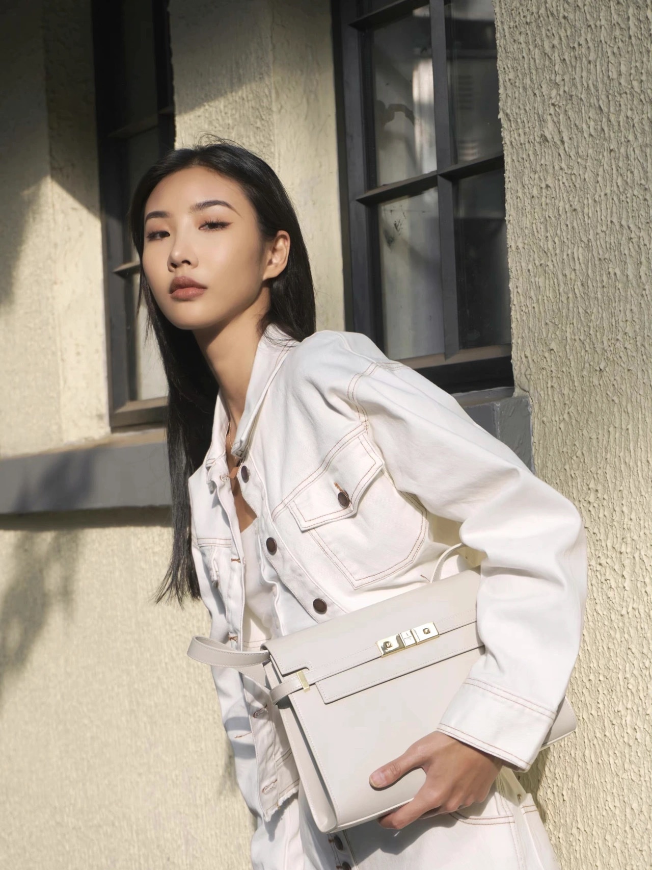 Ysl 𝑴𝒂𝒏𝒉𝒂𝒕𝒕𝒂𝒏 29CM曼哈顿法棍包 579271白色牙签纹金扣