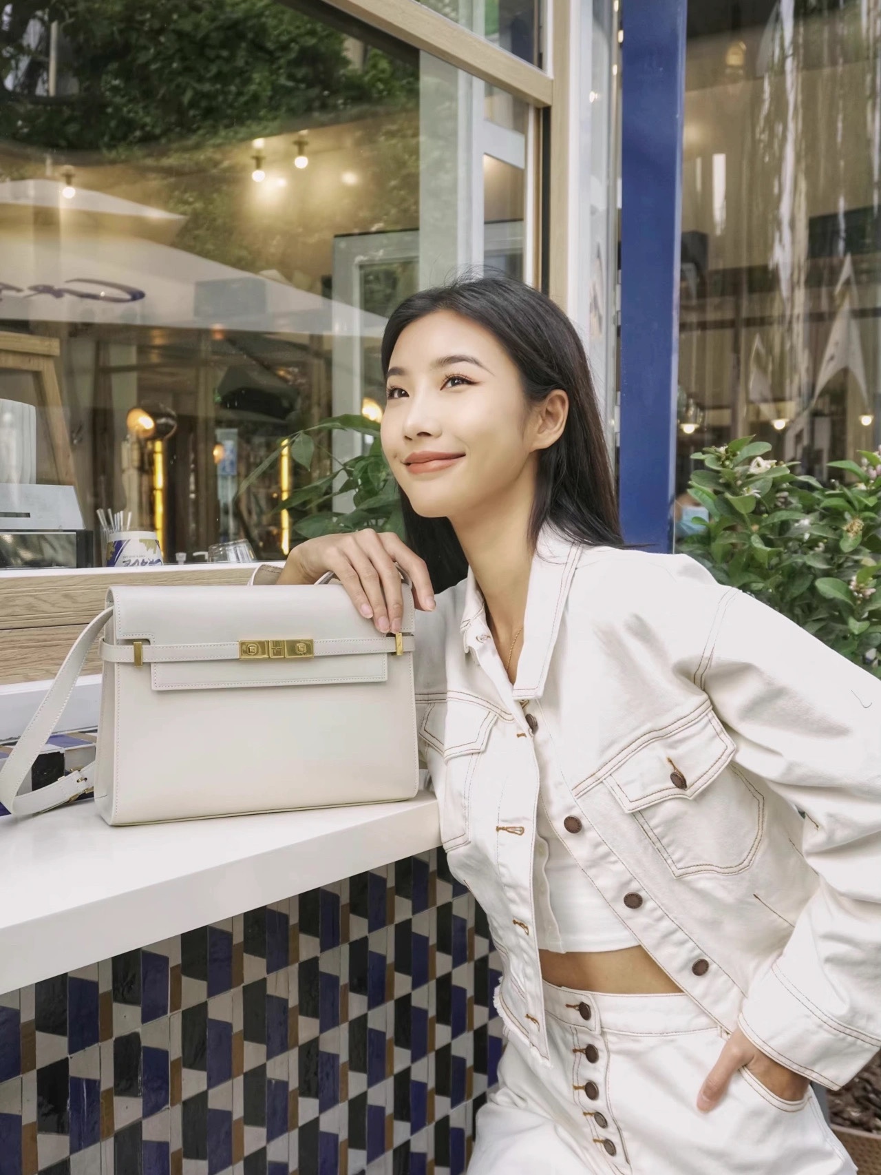 Ysl 𝑴𝒂𝒏𝒉𝒂𝒕𝒕𝒂𝒏 29CM曼哈顿法棍包 579271白色牙签纹金扣