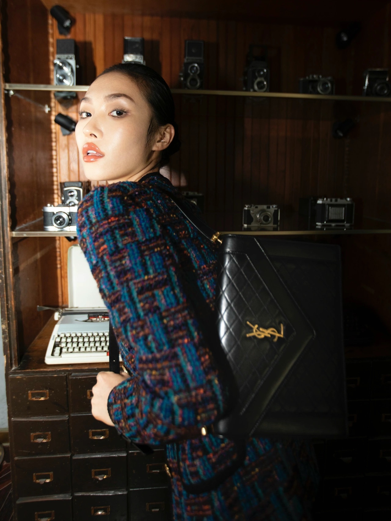 Saint laurent Ysl Gaby绗缝纹路信封斜挎包 668863黑色