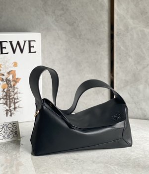 Loewe Puzzle Handbags Crossbody & Shoulder Bags Black Calfskin Cowhide Underarm