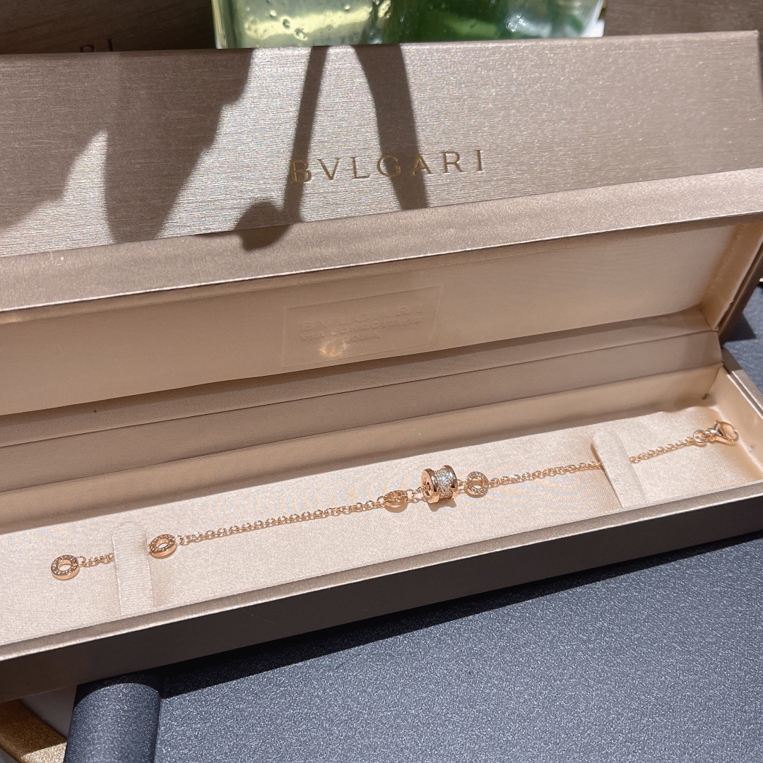 NO:631313,Baojia small waist set necklace bracelet respectively 88260, necklace, bracelet, Cartier high-end jewelry19860909宝家小蛮腰套装项链手链分别88260,,necklace,bracelet,卡迪亚高端饰品,Jewelry