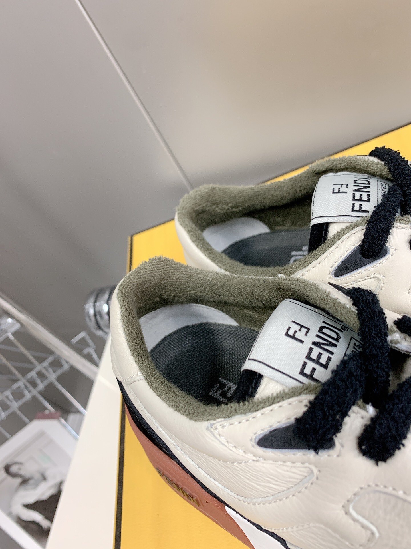 男装10Fendi芬迪2022新春爆款系列情侣休闲运动鞋FDmatch原版RMB7300购入一比一复刻设