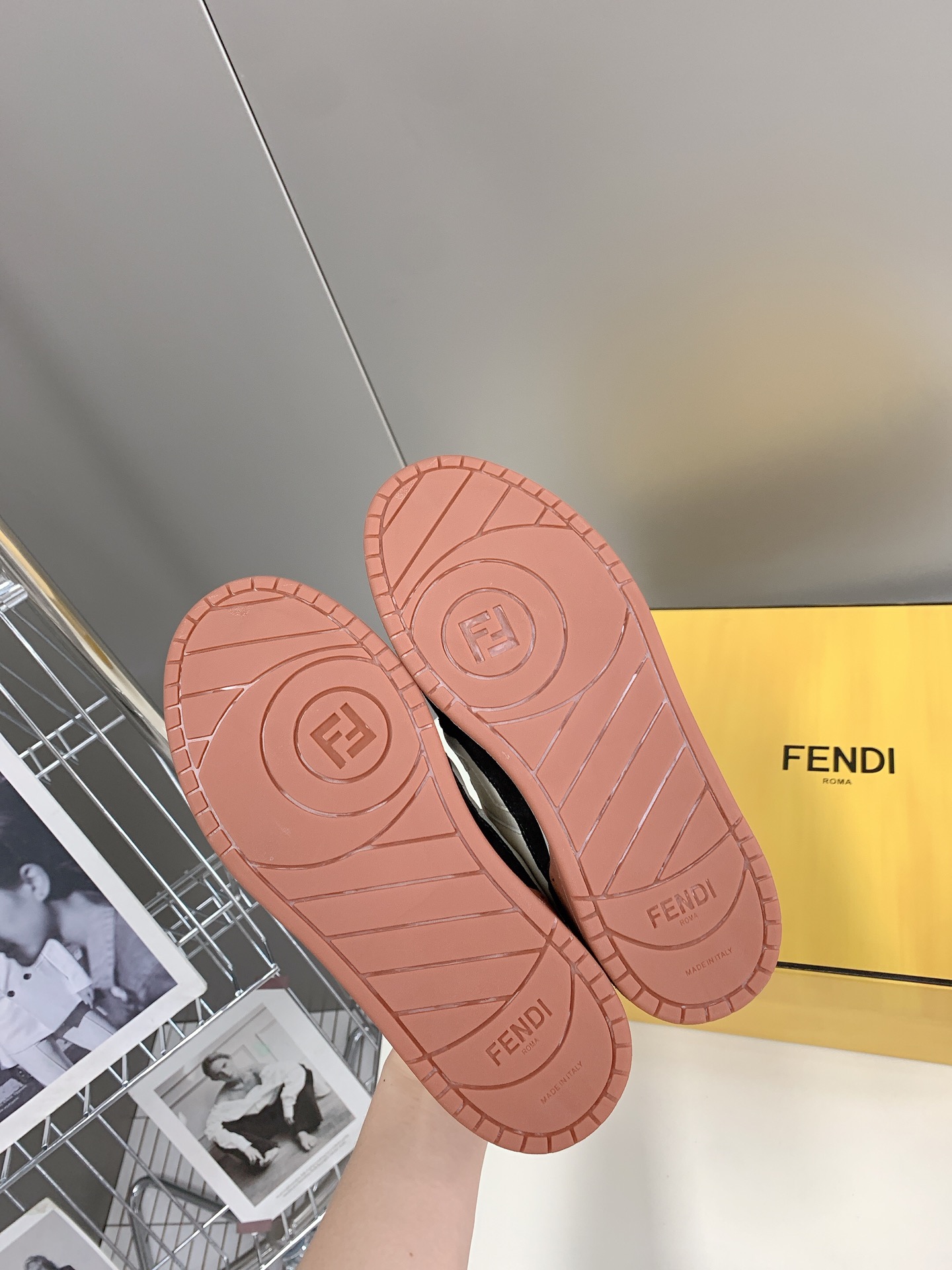 男装10Fendi芬迪2022新春爆款系列情侣休闲运动鞋FDmatch原版RMB7300购入一比一复刻设