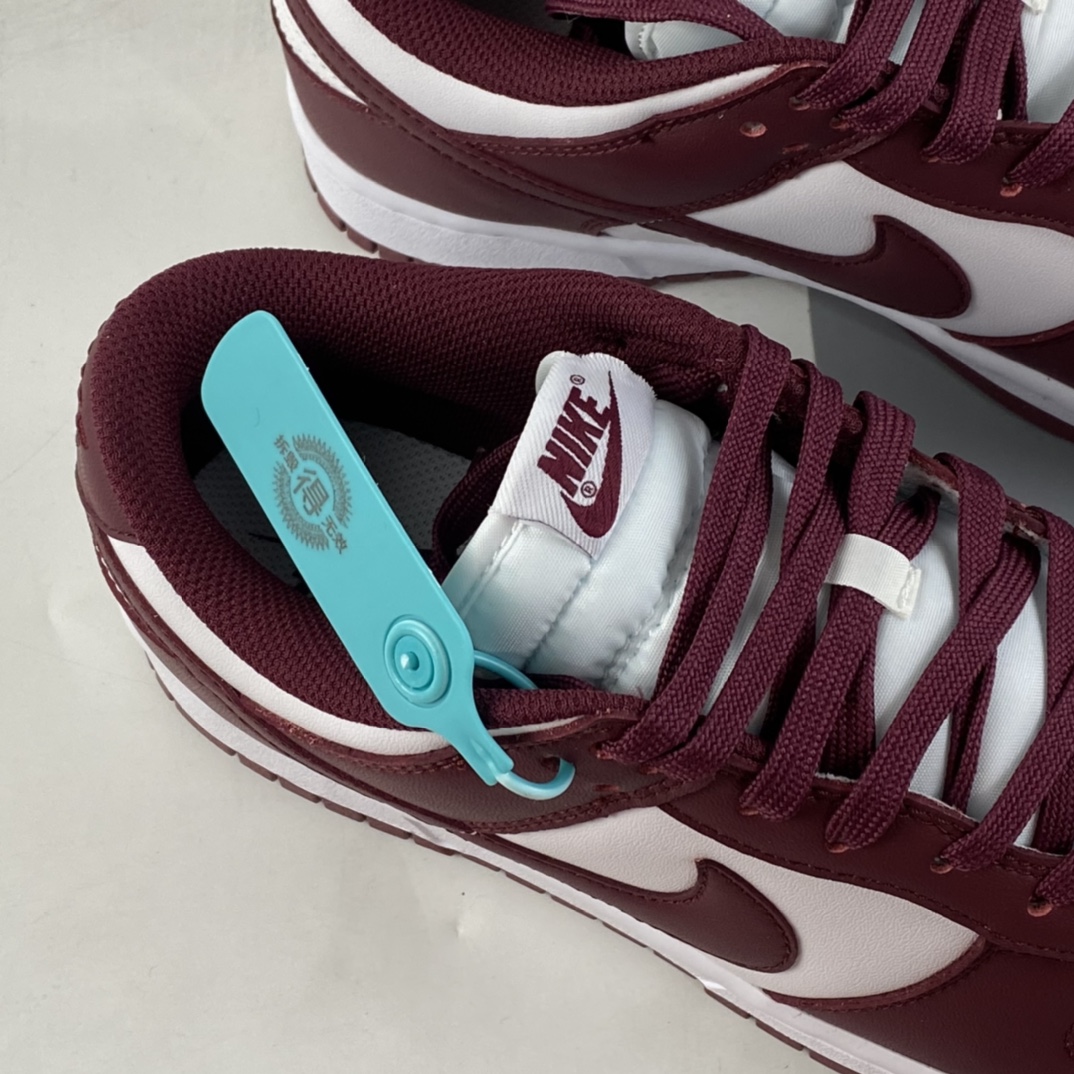 P220 NIKE SB Dunk Low Prm 酒红白配色SB扣碎篮板时尚休闲板鞋DD1503-108