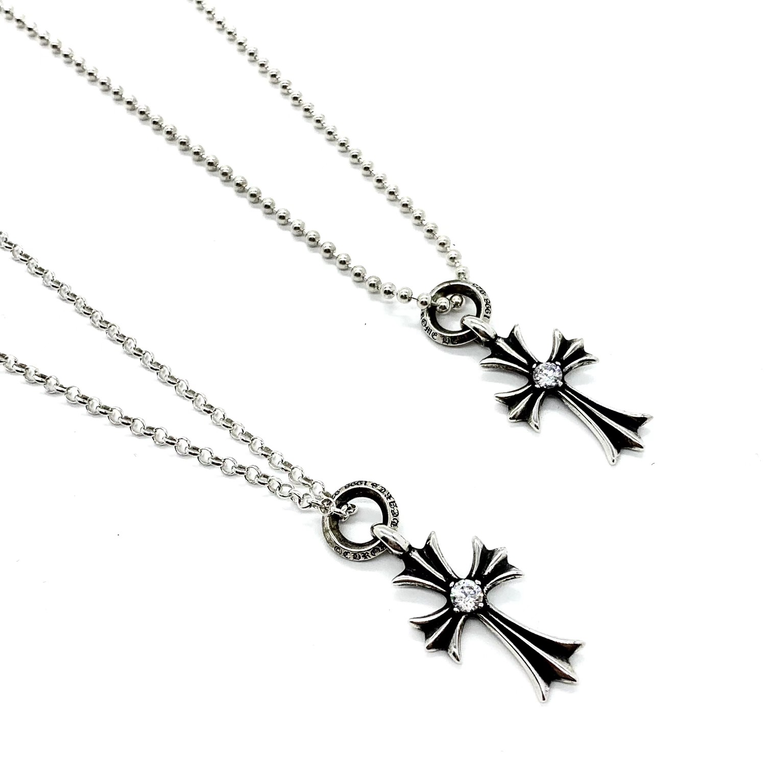 Chrome Hearts 𝐂𝐡𝐫𝐨𝐦𝐞 𝐡𝐞𝐚𝐫𝐭𝐬 克罗心 镶石字母环十字架