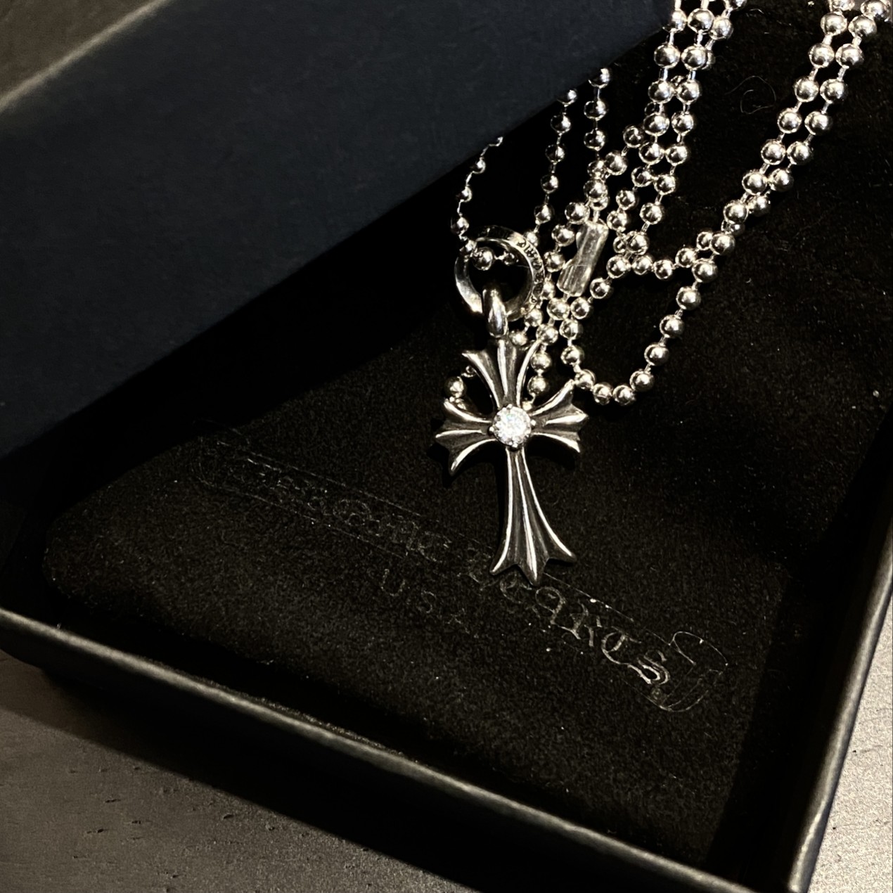 Chrome Hearts 𝐂𝐡𝐫𝐨𝐦𝐞 𝐡𝐞𝐚𝐫𝐭𝐬 克罗心 镶石字母环十字架