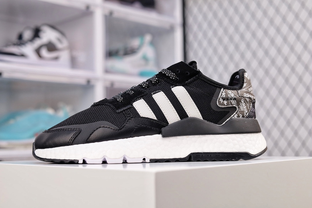 G5 纯原版本 Adidas Nite Jogger 2020 Boos 三叶草 联名夜行者 复古跑鞋原厂材料 原厂大底 家独模 网布搭配麂皮拼接打造鞋面 极具复古风格鞋头及鞋跟点缀3M反光设计极为亮眼中底采用全掌 Boost 科技，厚度相当可观，脚感极佳