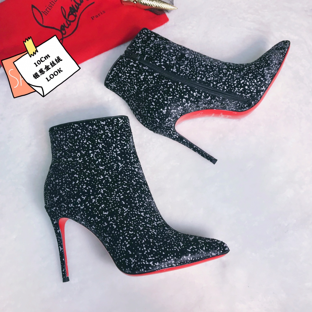 NO:337153,High-end custom autumn and winter graffiti boot series!  H10Cm, size 34-42. Private mold trademark zipper..902-003 Black gold velvet silver onion graffiti. Official website synchronization Standard European code Reference:902-003 Color:MULTl Material:VELVTE Lining:goat leather Heel height:10Cm Sole:leather sole Size:EUR 34-42 (US 4-11):,,christian louboutin,louis vuitton,boots19860909高端订制 秋冬涂鸦靴系列！ H10Cm,尺码34-42码.私模商标拉链..902-003黑金丝绒银葱涂鸦.官网同步 标准欧码 Reference:902-003 Color:MULTl Material:VELVTE Lining:goat leather Heel heigh:10Cm Sole:leather sole Size:EUR 34－42（US 4一11) :,,christian louboutin,louis vuitton,boots,Women's Shoes