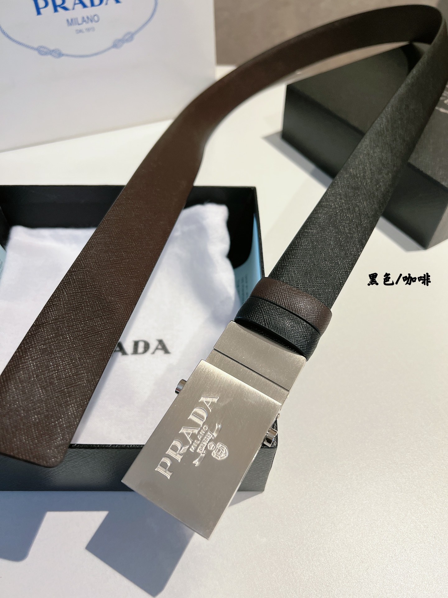 Prada 代购级 普拉达 关于男士的品质生活要求 不仅仅是衣服 裤子和鞋子 相应的配饰如手表