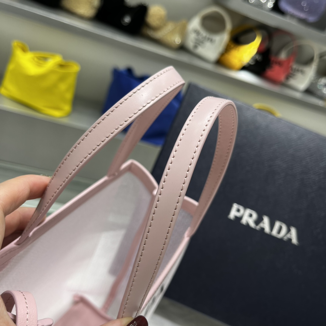 Prada 新推出迷你tote 亮片网眼包