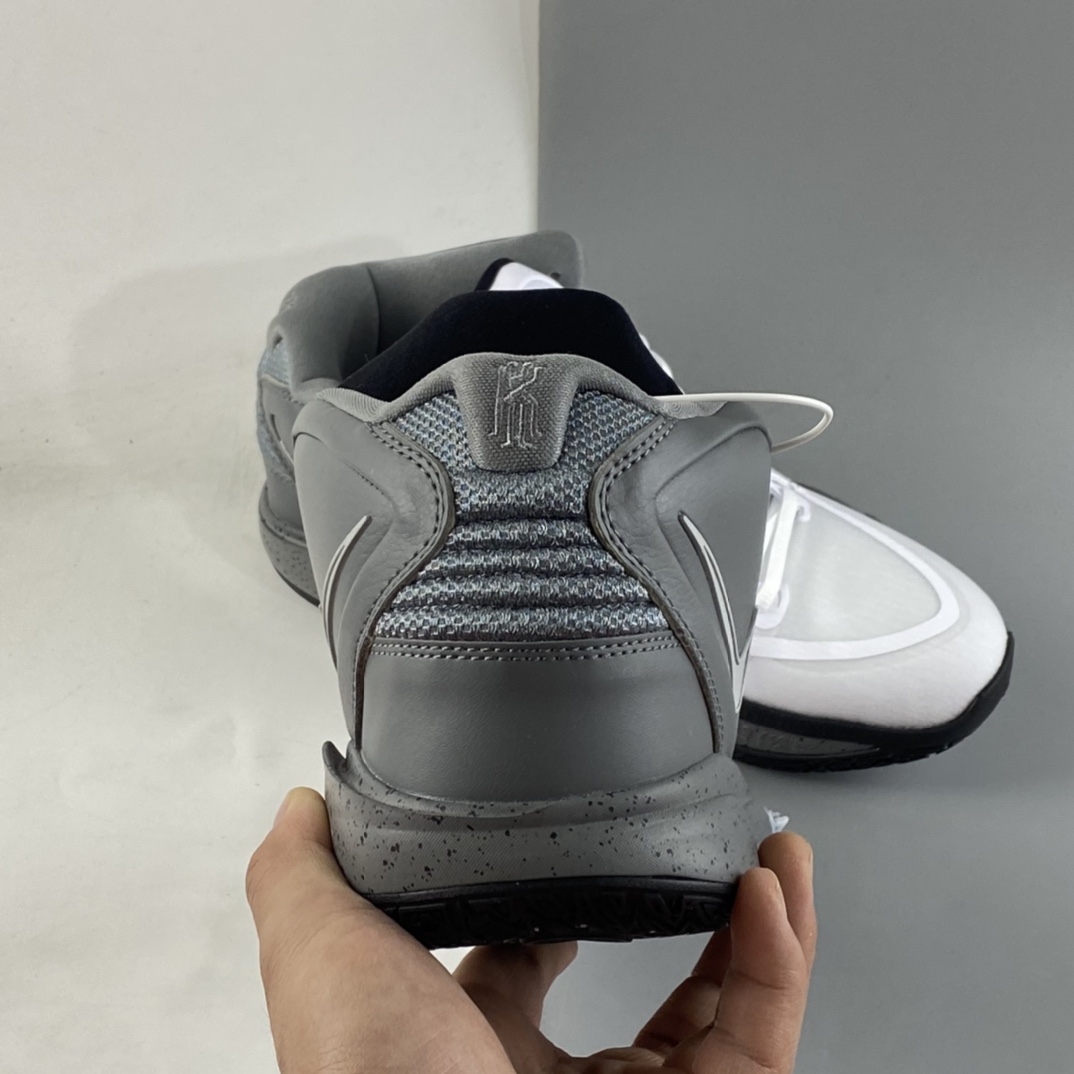 P240  NIKE Kyrie 8 EP 欧文8代 室内休闲运动中帮篮球鞋 DC9134-101