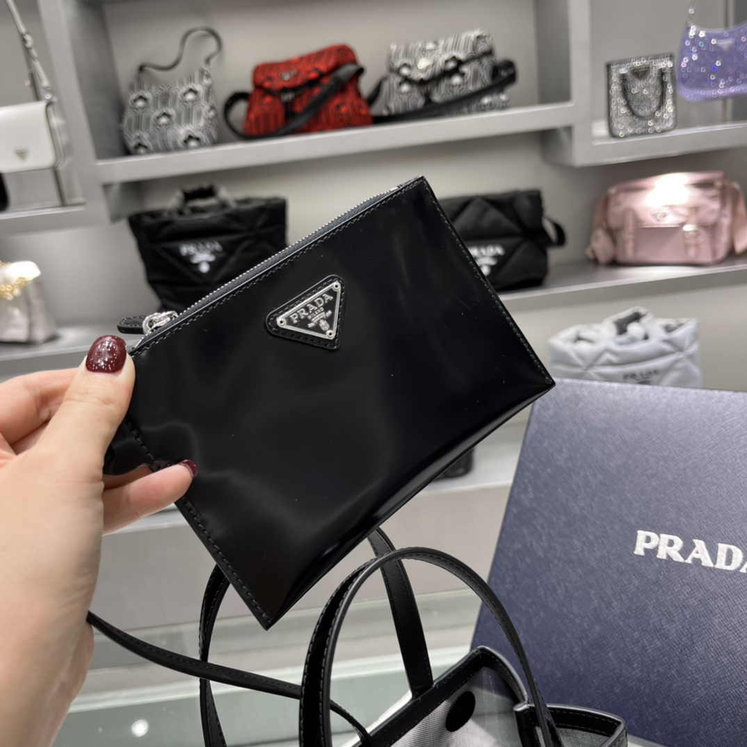 Prada 亮片波点黑