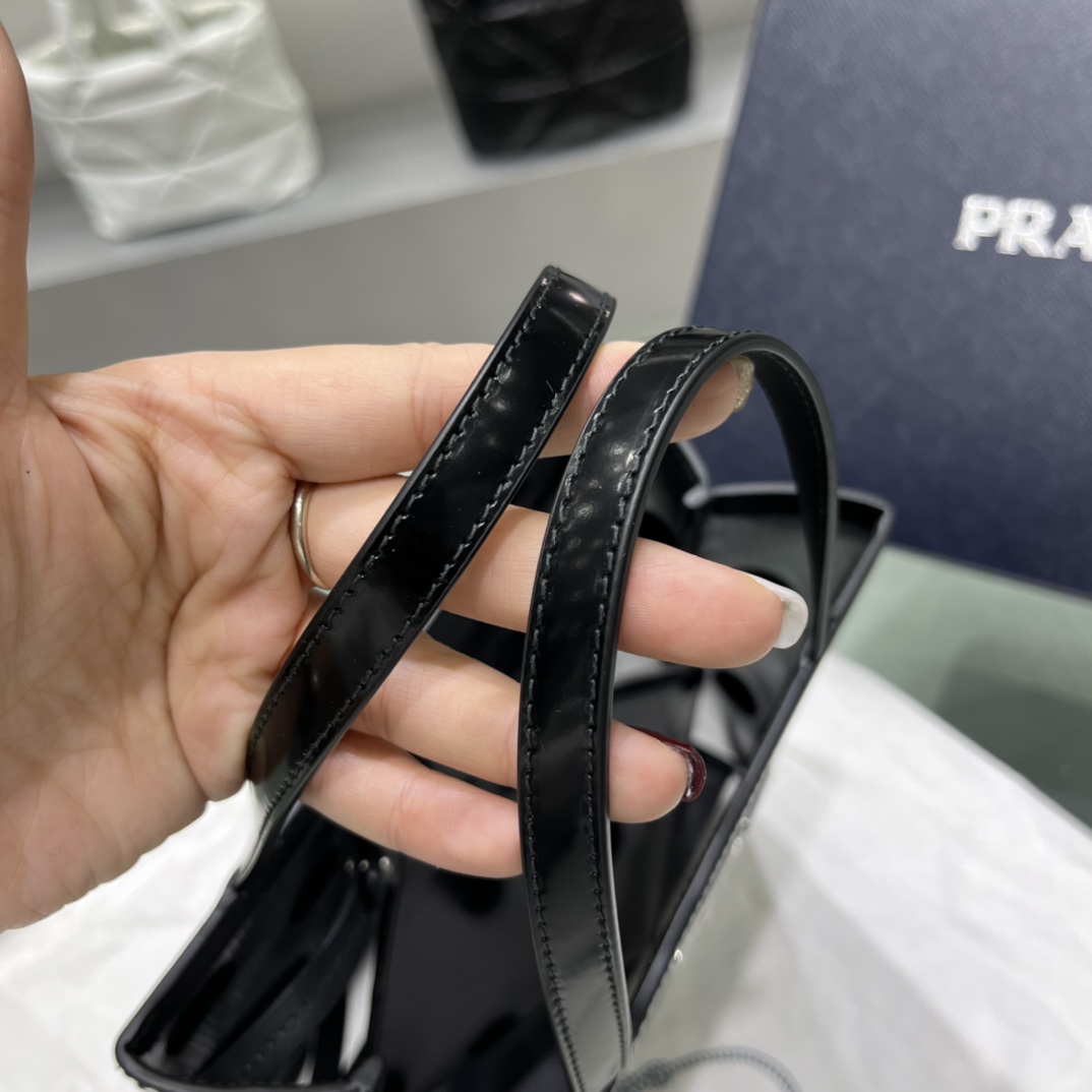 Prada 亮片波点黑
