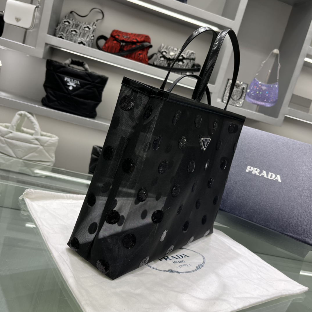 Prada 波点黑大号
