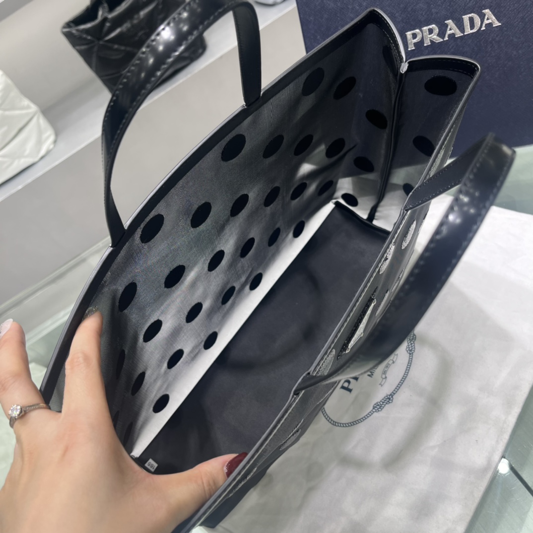 Prada 波点黑大号