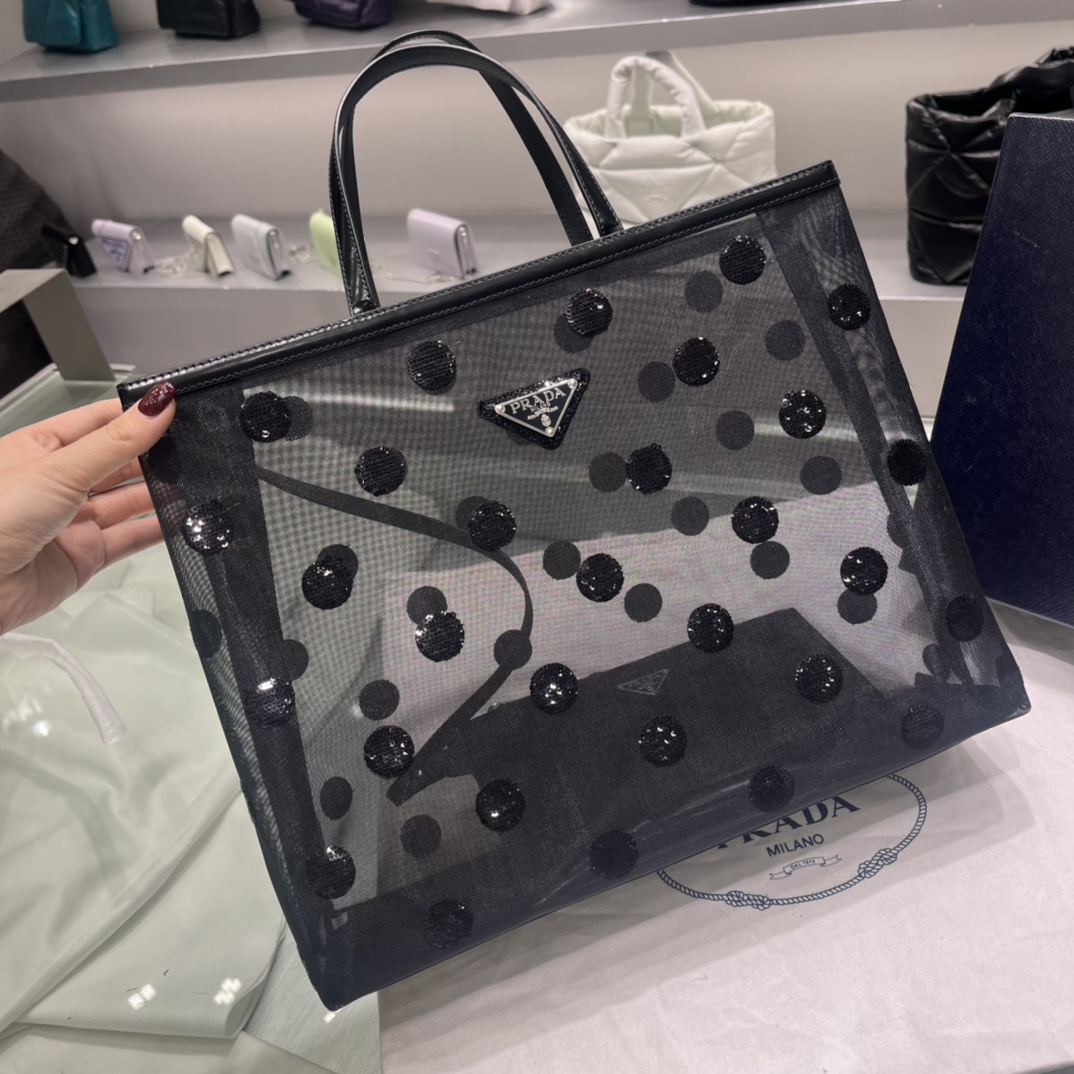 Prada 波点黑大号