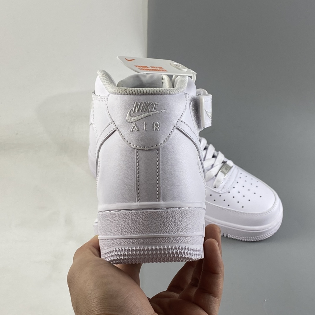 P160  NIKE Air Force 1 Mid ’07 空军一号板鞋 315123-111