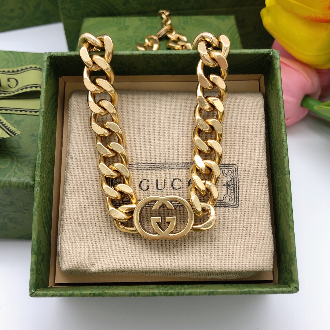 编号GXL0022
编号GSL0013
Gucci古驰新款双G互扣式耳钉