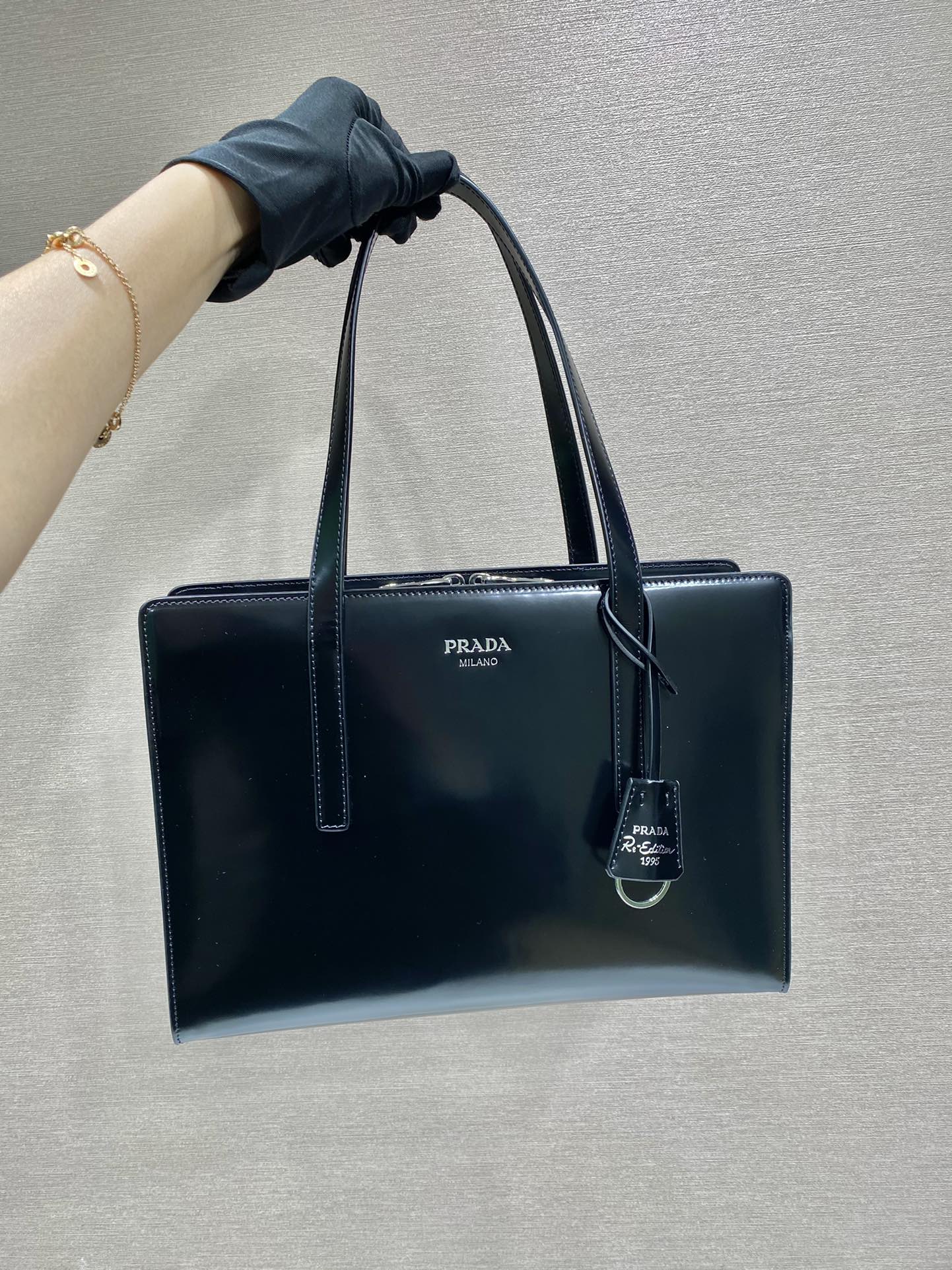 PRADA普拉达tote购物袋1BA350