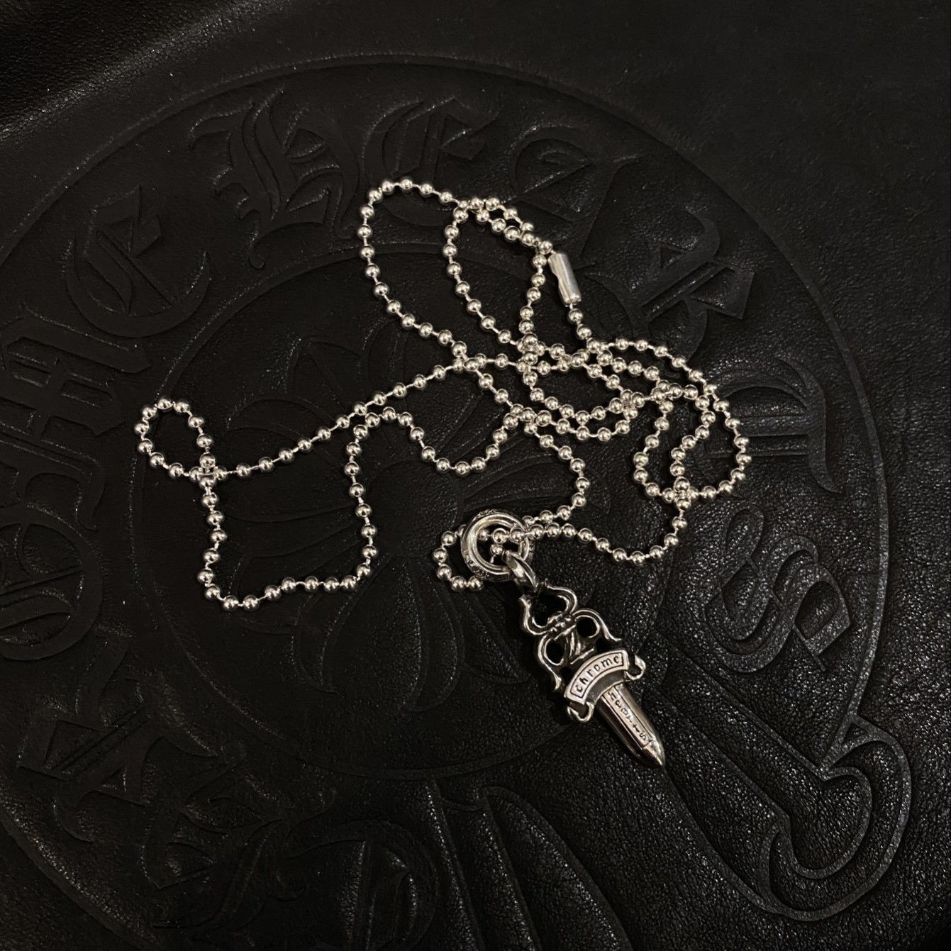 Chrome Hearts 𝐂𝐡𝐫𝐨𝐦𝐞 𝐡𝐞𝐚𝐫𝐭𝐬 克罗心 字母环宝剑项链