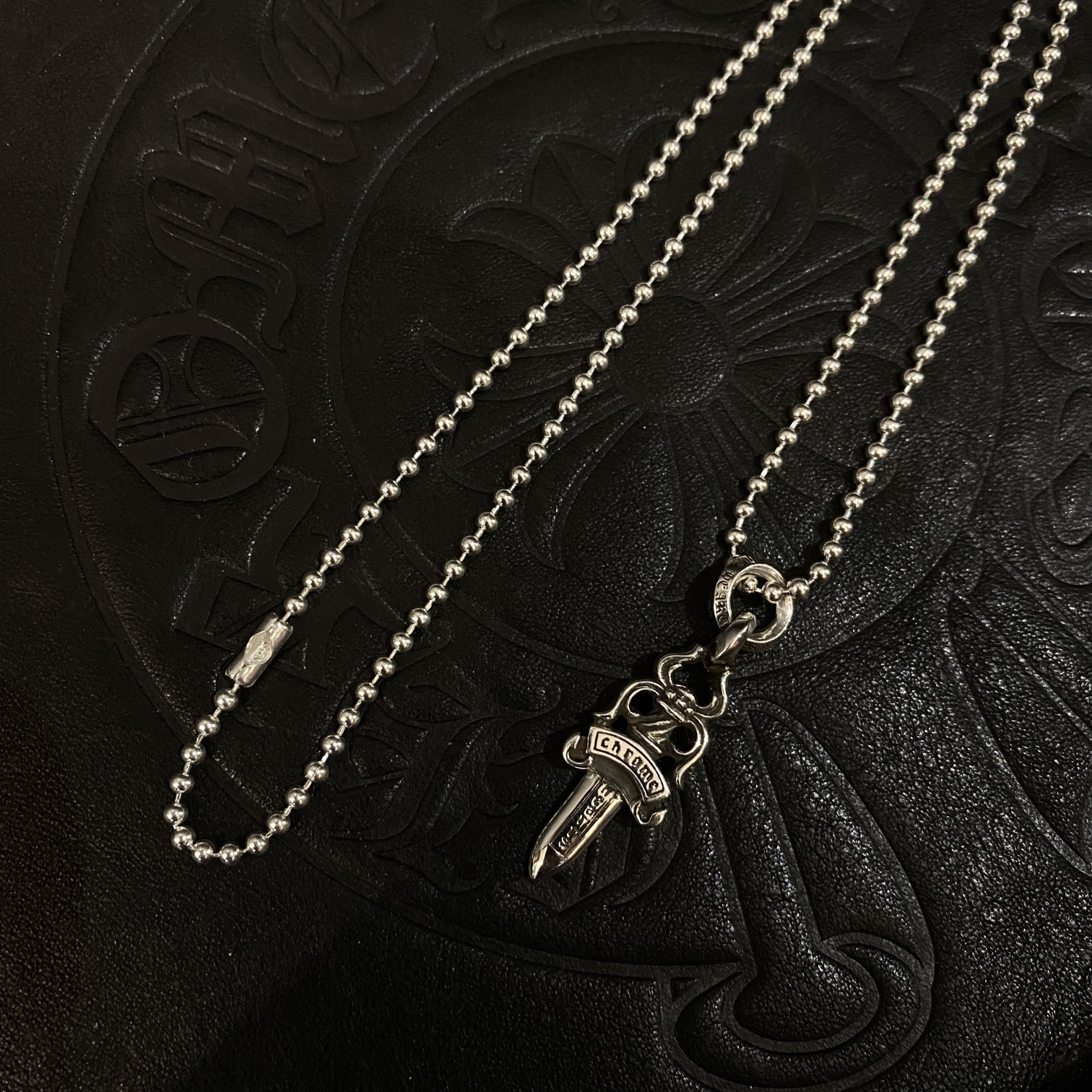 Chrome Hearts 𝐂𝐡𝐫𝐨𝐦𝐞 𝐡𝐞𝐚𝐫𝐭𝐬 克罗心 字母环宝剑项链