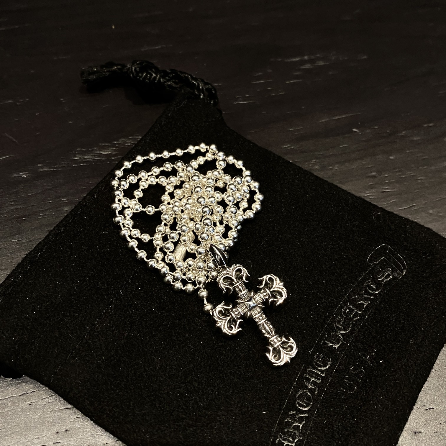 Chrome Hearts 𝐂𝐡𝐫𝐨𝐦𝐞 𝐡𝐞𝐚𝐫𝐭𝐬克罗心迷你火焰十字架项链