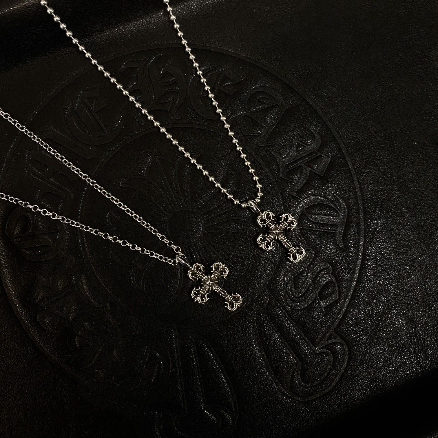 Chrome Hearts 𝐂𝐡𝐫𝐨𝐦𝐞 𝐡𝐞𝐚𝐫𝐭𝐬克罗心迷你火焰十字架项链