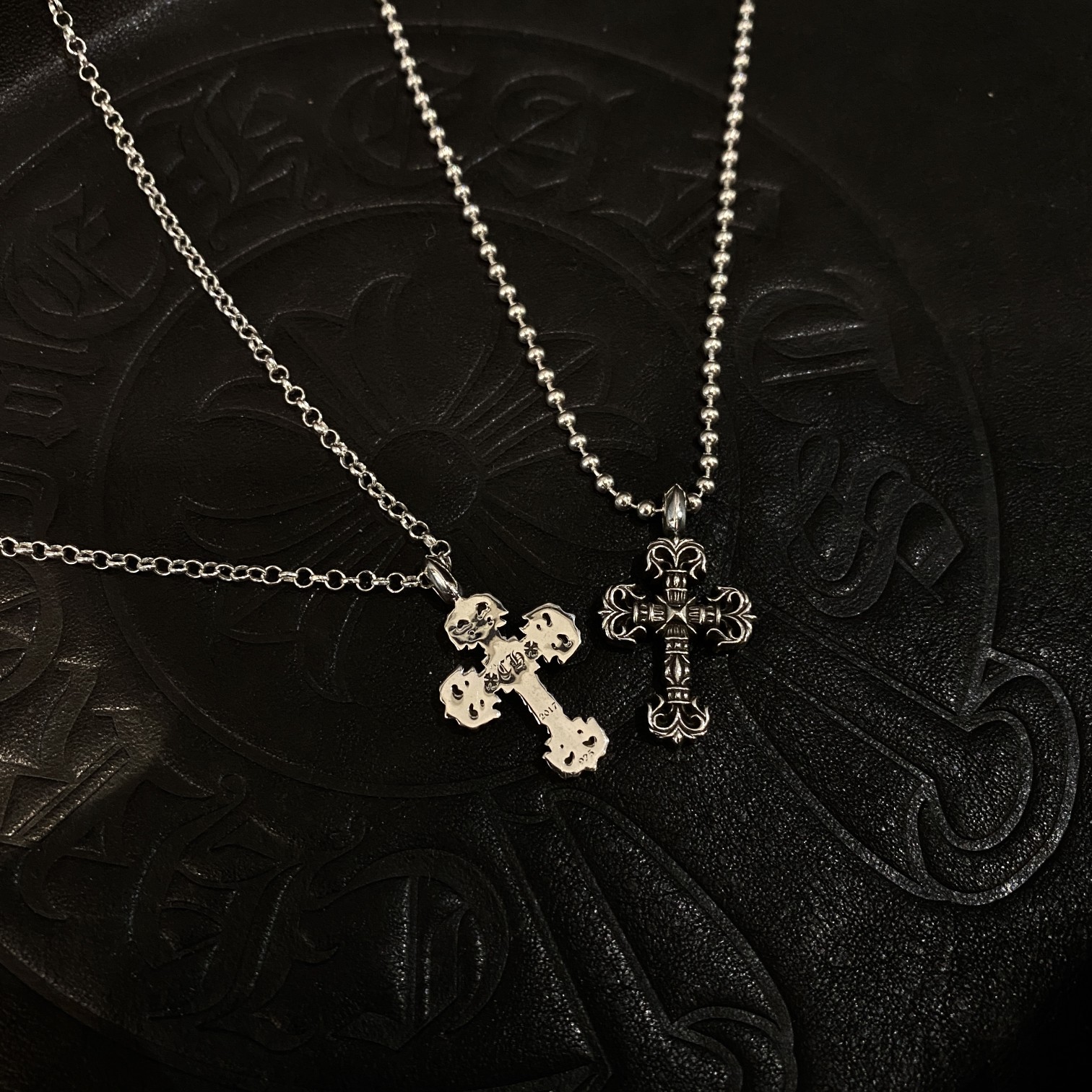 Chrome Hearts 𝐂𝐡𝐫𝐨𝐦𝐞 𝐡𝐞𝐚𝐫𝐭𝐬克罗心迷你火焰十字架项链