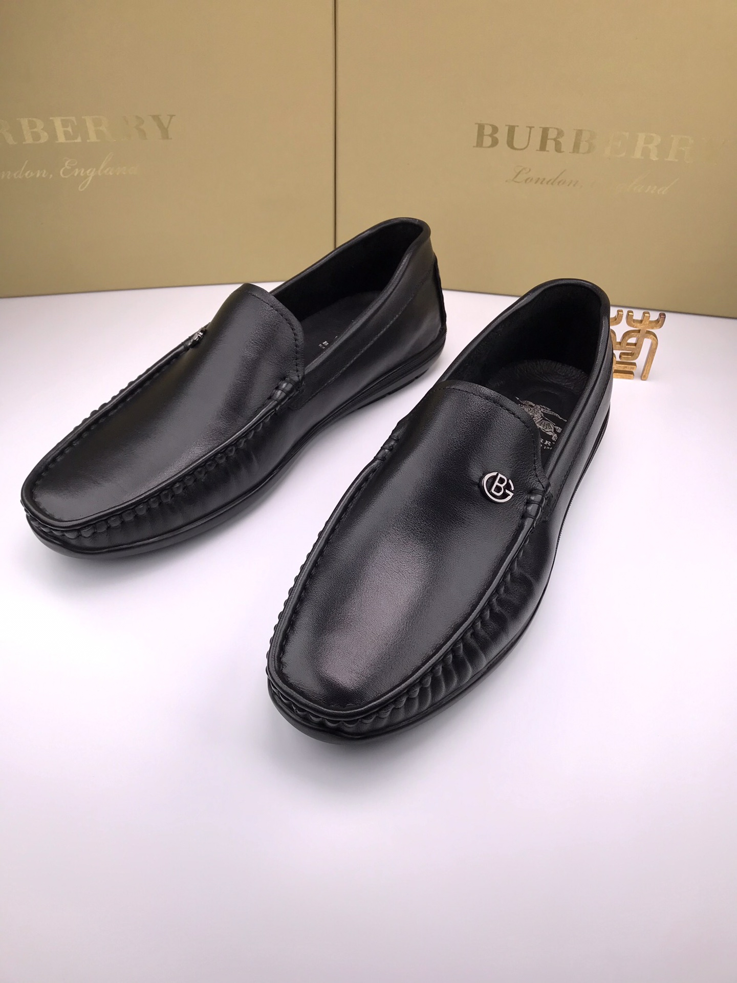 Burberry Shoes Moccasin Calfskin Cowhide Rubber Casual