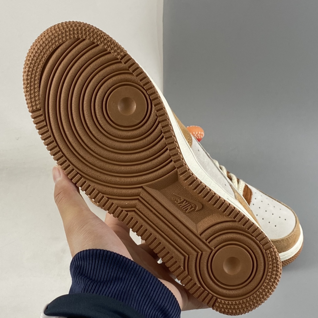 P240  NIKE Air Force 1’07 ESS 奶茶汉堡 空军一号低帮休闲板鞋 CW2288-855