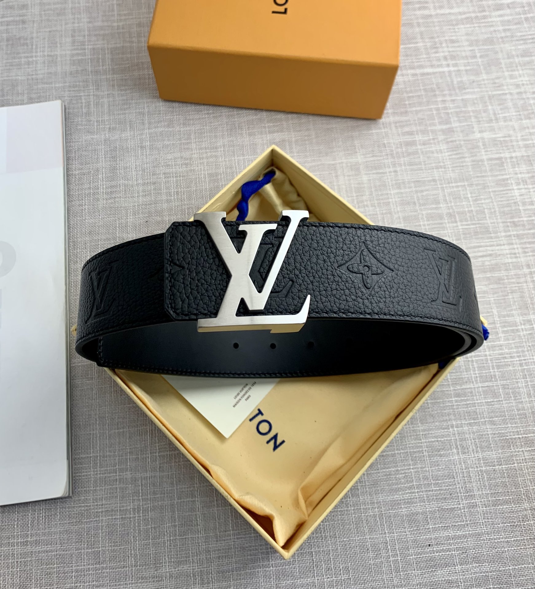 Louis Vuitton Cinturón Piel de vaca Cuero