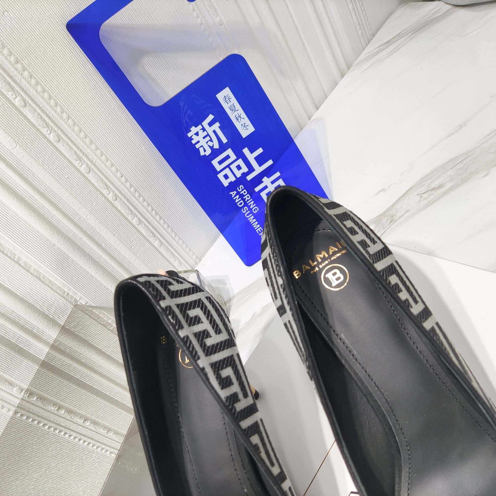 “2022 Spring/Summer Zenium High Heels: Italian Sole, Water-Skinned Interior, Cyclops Design” - 图片 6