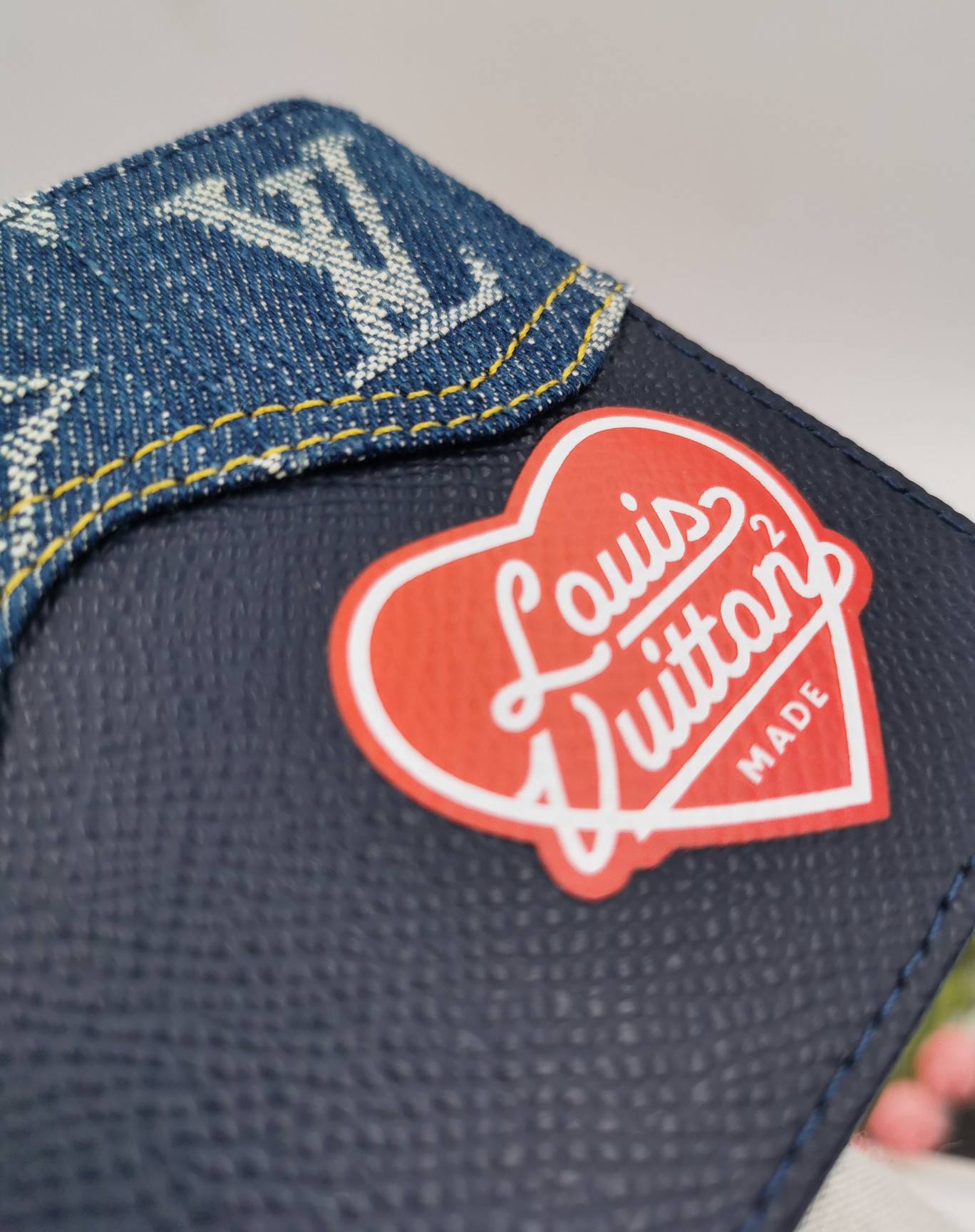 Side view of the wallet, showing its thickness.