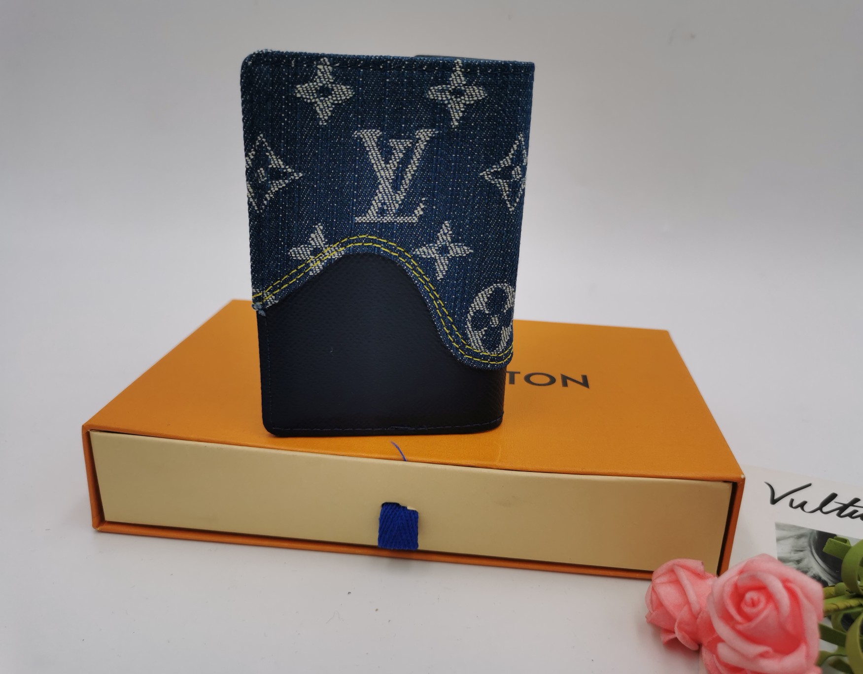 Card holder interior