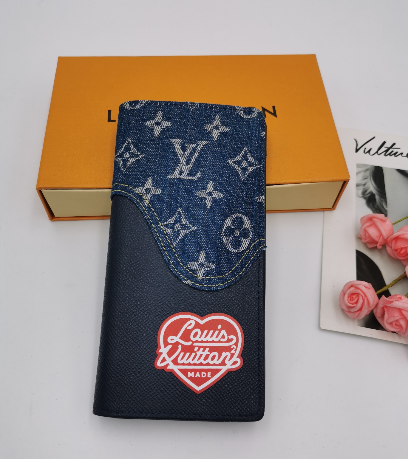 Genuine leather bi-fold wallet exterior