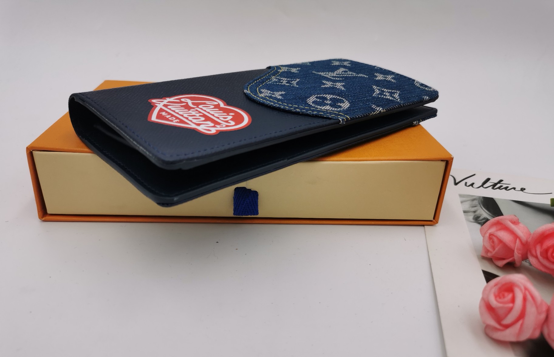 Leather bi-fold wallet gift