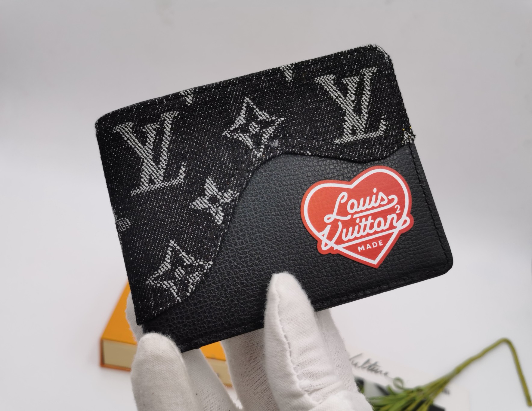 Side view of the leather bifold wallet