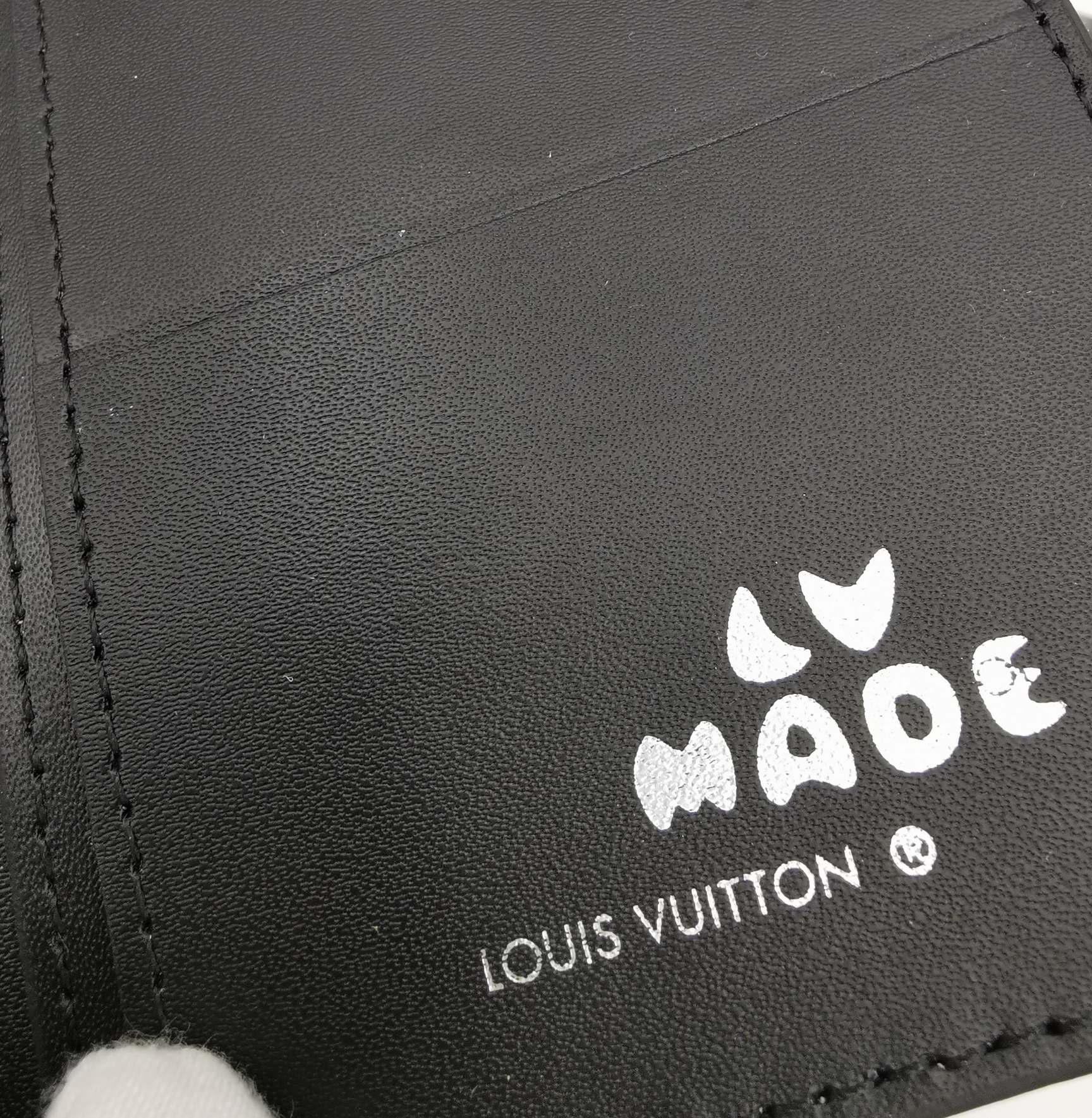 Leather bi-fold wallet color options