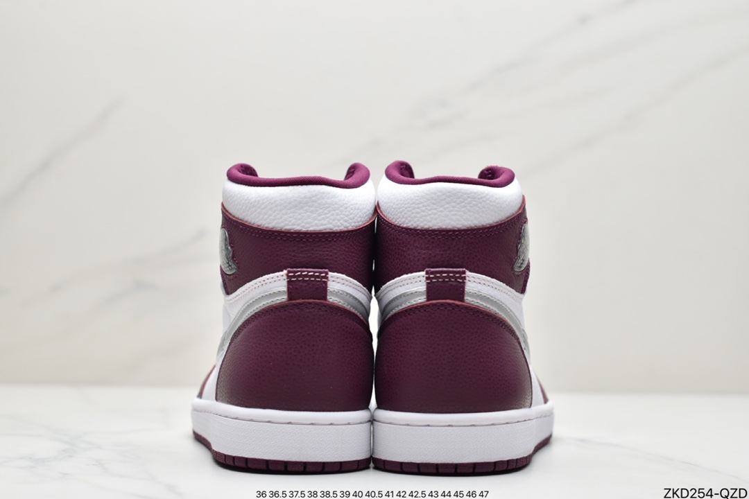 270 Air Jordan 1 High OG ”Bred Patent” 高帮 漆皮黑红 555088