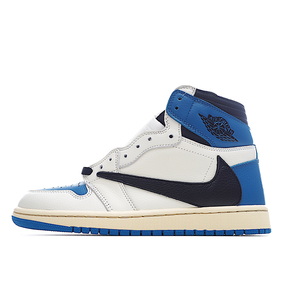 I5 TS 藤原浩 三方联名 闪电倒钩 白蓝 Fragment x TS x Air Jordan 1 High OG SP “Military Blue”鞋头的大面积白色，搭配硕大的黑色「倒勾」再点缀上藤原浩拿手的蓝色，吸睛效果直接拉满。左右脚的鞋舌上缝有Travis Scott 和 fragment Design的Logo标签后跟处还妆点着黑色的笑脸和闪电Logo都彰显出联名身份。
