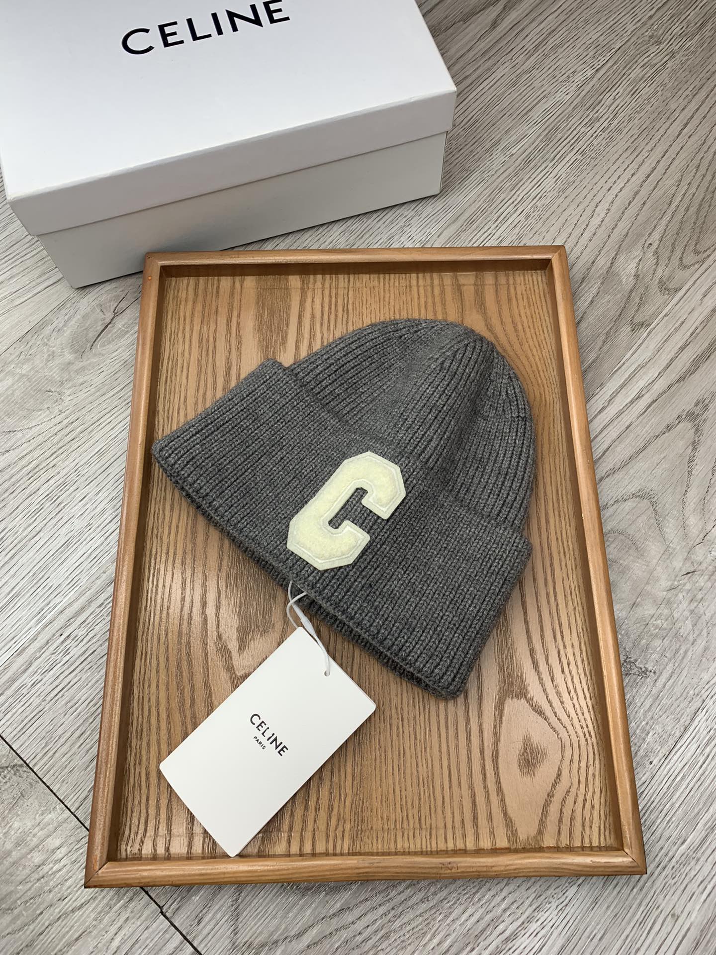 。赛琳。福利！！【细毛线针织单帽】新款上架，特别实惠的一个系列帽子，面料：细毛线。密度紧致！毛线针织面料