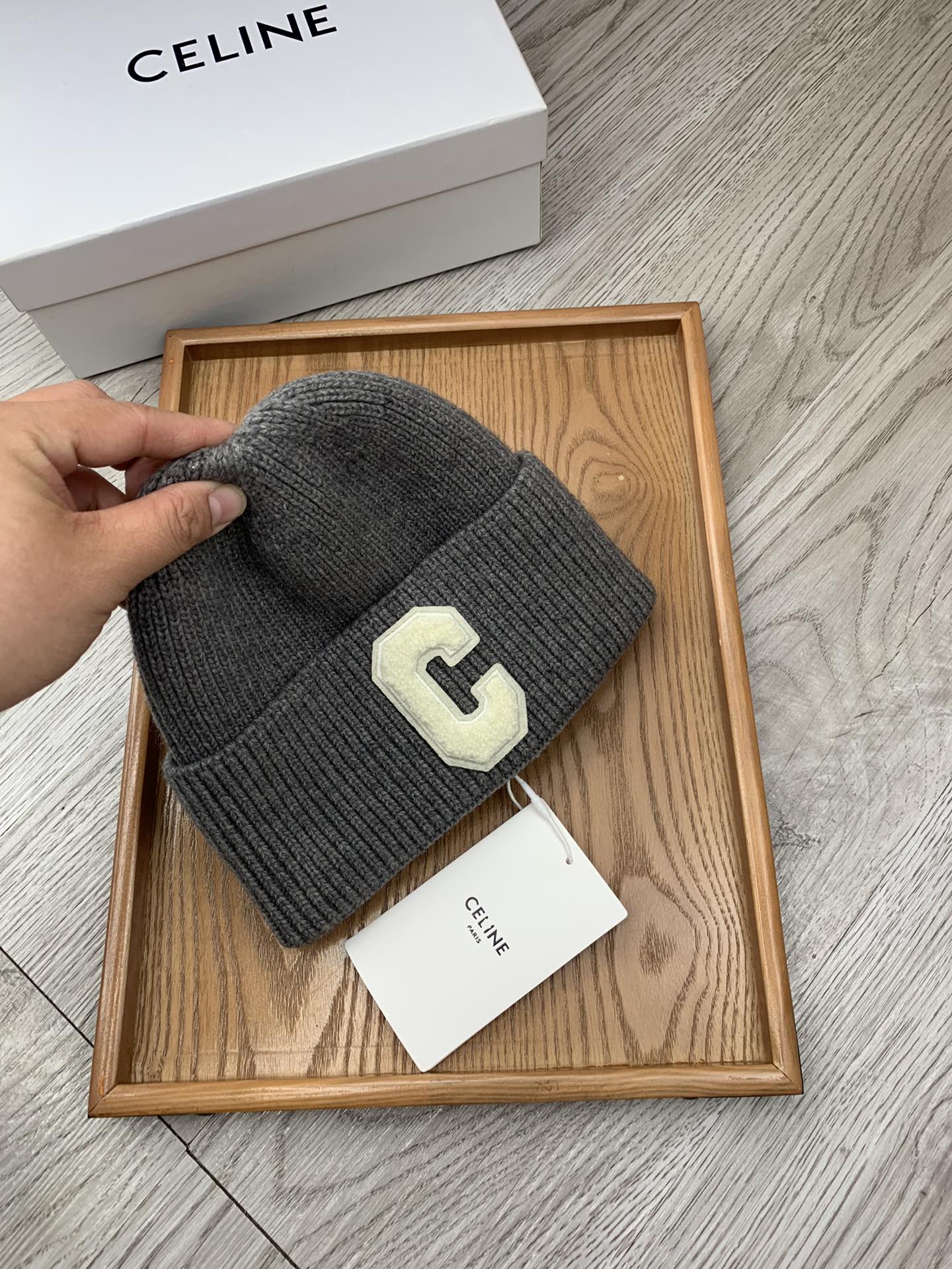 。赛琳。福利！！【细毛线针织单帽】新款上架，特别实惠的一个系列帽子，面料：细毛线。密度紧致！毛线针织面料