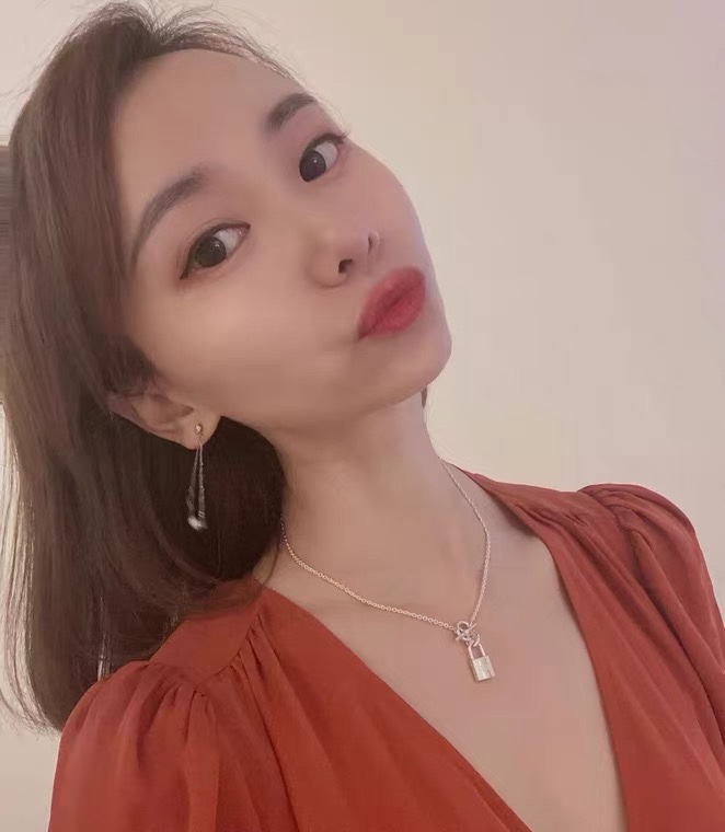 NO:101491,New models arrive Hermes new models Hermes lock-head bag necklace wear show, Hermes necklace, hermes, hermes, necklace19860909新款到货 Hermes新款 爱马仕锁头包包项链佩戴秀,爱马仕项链,hermes,hermes,necklace,Jewelry