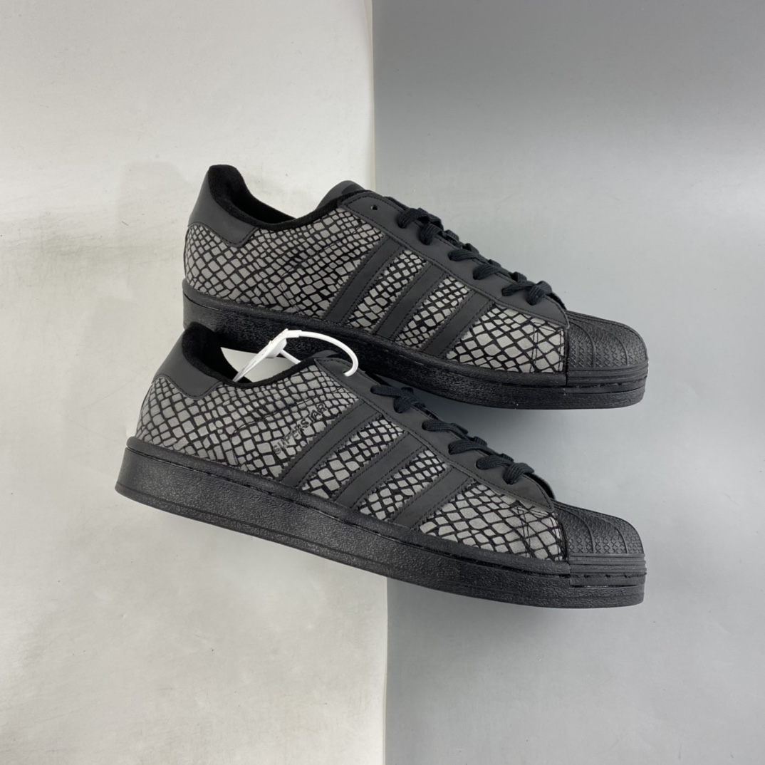 P160 ADIDAS Originals Superstar 三叶草贝壳头经典百搭休闲运动板鞋 青蛇 3M反光 FY6014-莆田鞋,莆田鞋货源,高仿鞋,高仿鞋货源,安福档口,莆田高仿鞋,莆田鞋批发,高仿鞋批发,莆田高仿运动鞋,高仿运动鞋,莆田运动鞋 P160 ADIDAS Originals Superstar 三叶草贝壳头经典百搭休闲运动板鞋 青蛇 3M反光 FY6014