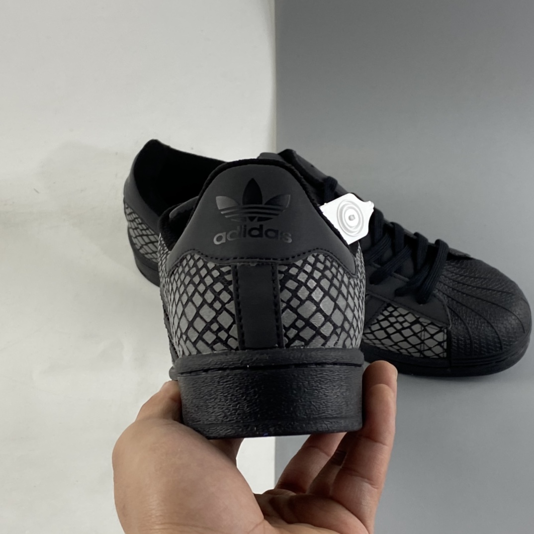 P160 ADIDAS Originals Superstar 三叶草贝壳头经典百搭休闲运动板鞋 青蛇 3M反光 FY6014-莆田鞋,莆田鞋货源,高仿鞋,高仿鞋货源,安福档口,莆田高仿鞋,莆田鞋批发,高仿鞋批发,莆田高仿运动鞋,高仿运动鞋,莆田运动鞋 P160 ADIDAS Originals Superstar 三叶草贝壳头经典百搭休闲运动板鞋 青蛇 3M反光 FY6014