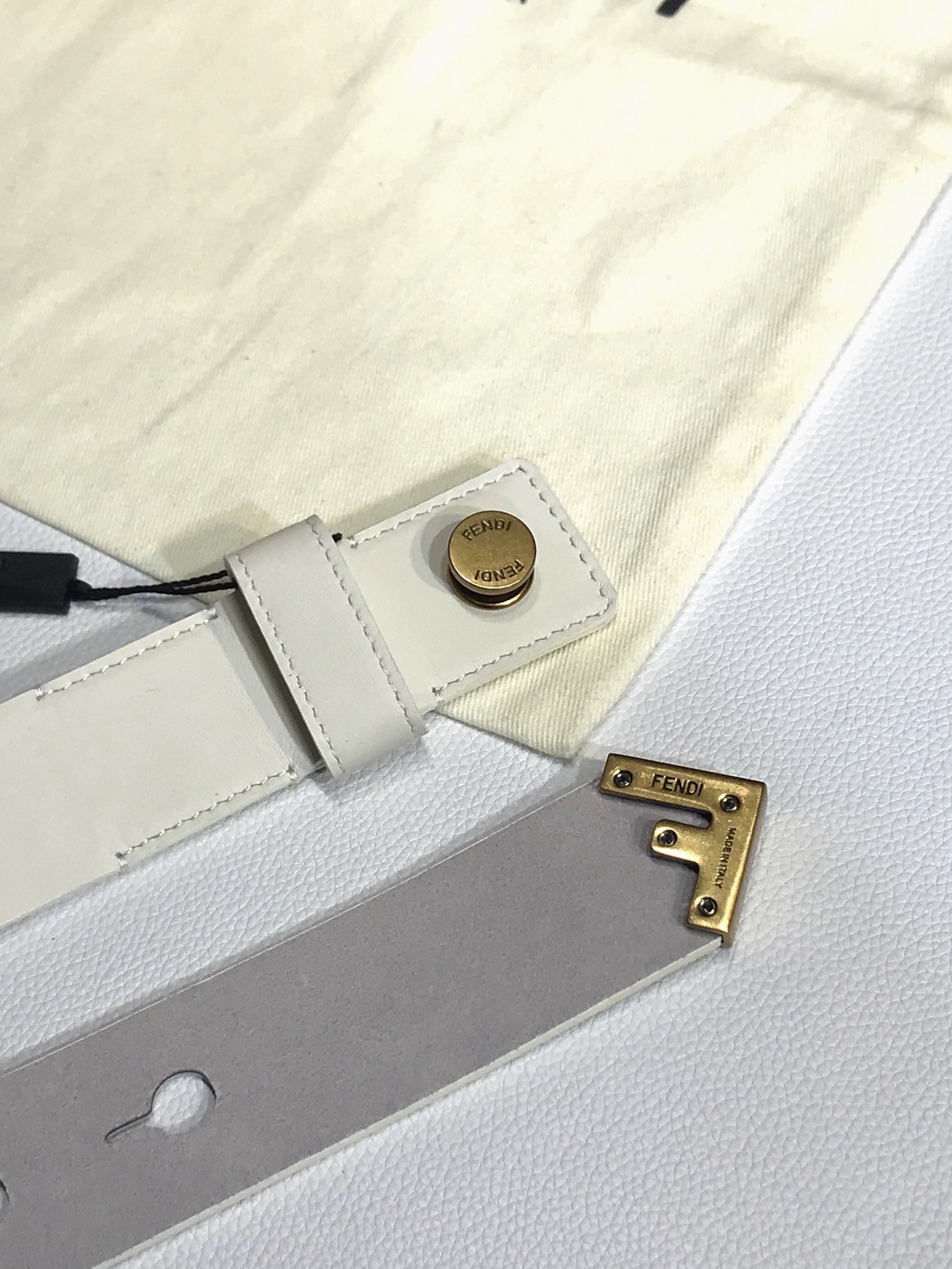Balenciaga 五金做工精细 线条流畅 表面光滑 𝐙𝐏电镀工艺 香港通关【𝐇𝐀𝐀𝐒】 进口皮料